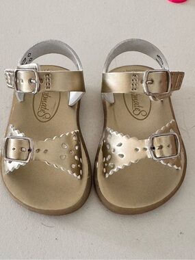 FootMates Metallic Gold Toddler Sandals with Buckles